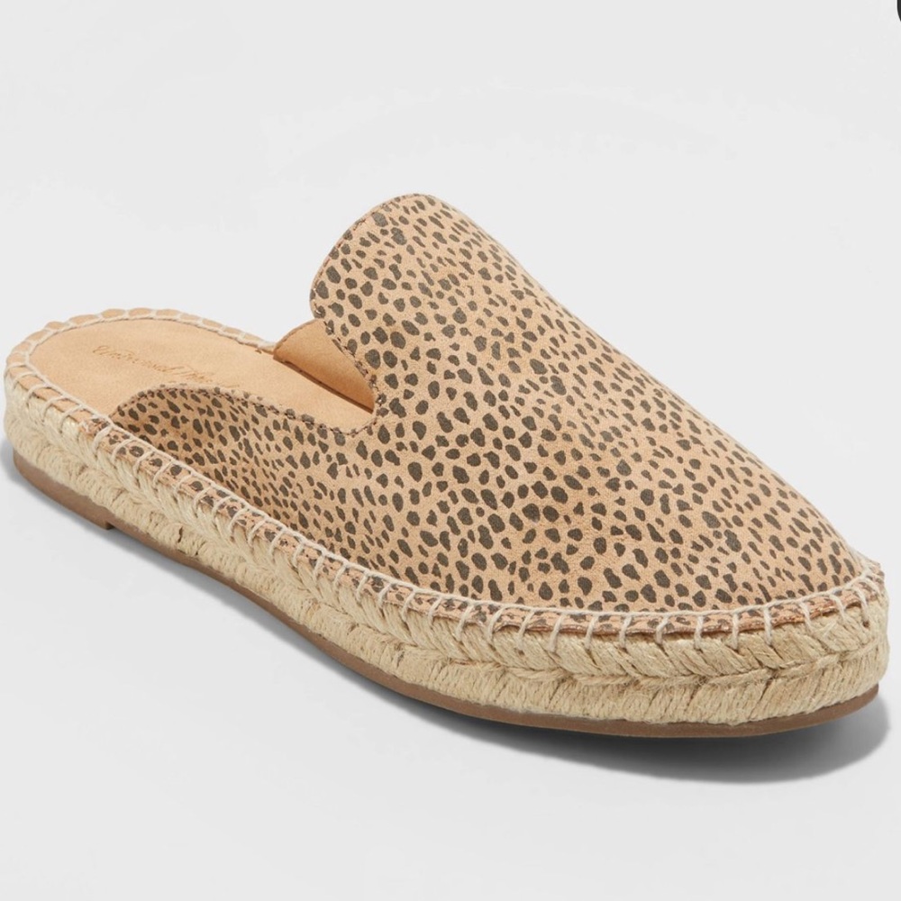 Animal slid on espadrilles